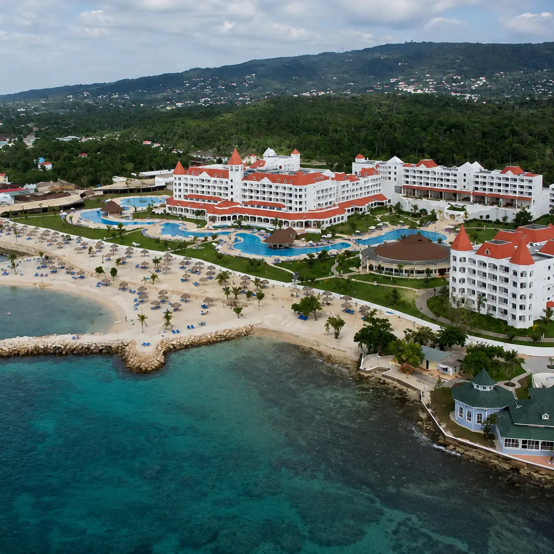 hotel-bahia-principe-saint-anne-01-1.1